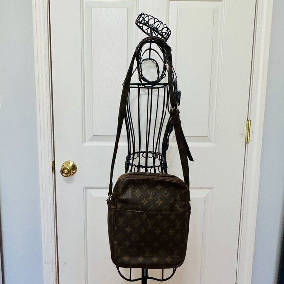VINTAGE LOUIS VUITTON AMAZONE MONOGRAM CANVAS MESSENGER SHOULDER BAG - Picture 2 of 16